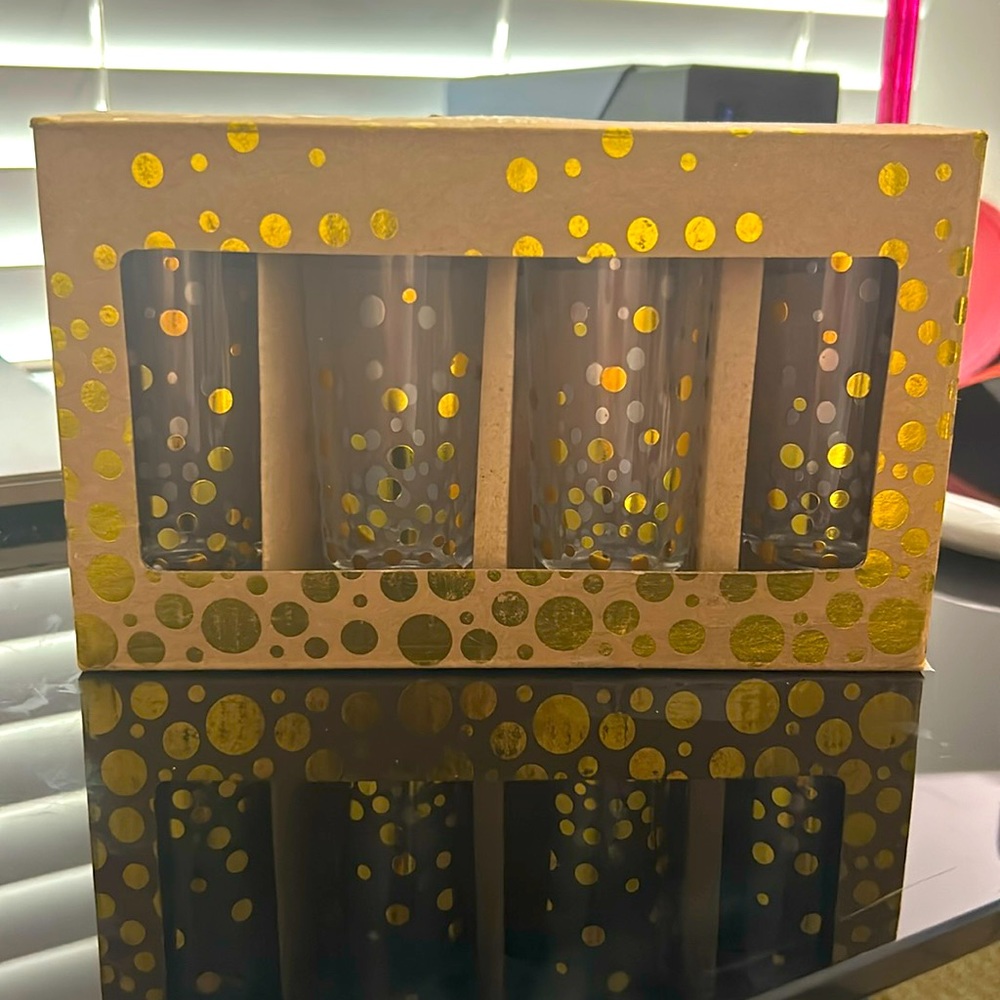 NEW‎ TMD Holdings Set of 4 Tall Shot Glasses - Gold Confetti Dot Design